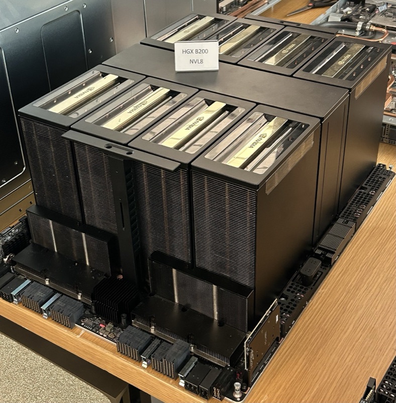 NVIDIA 八卡 GPU 伺服器